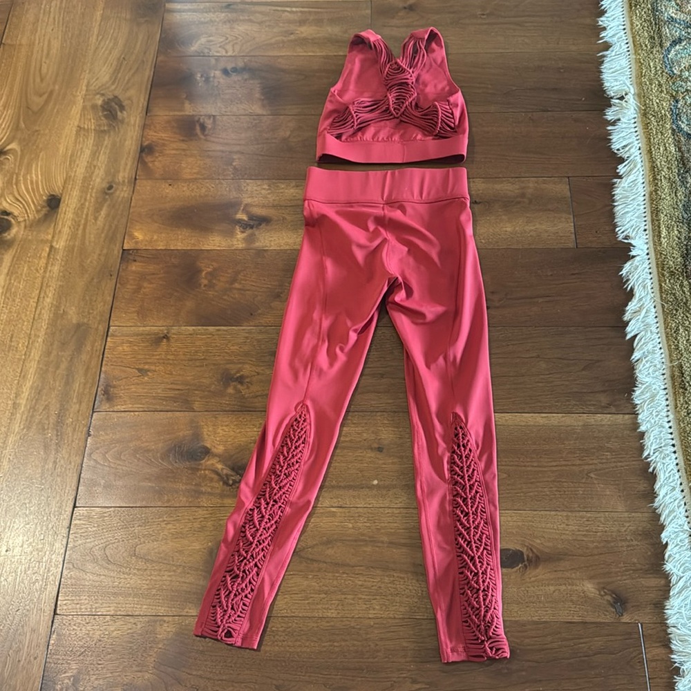 Carbon 38 matching sports bra and leggings
